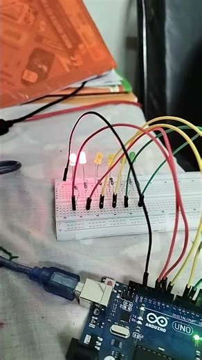six LED with Arduino Uno code in Arduino Uno IDE