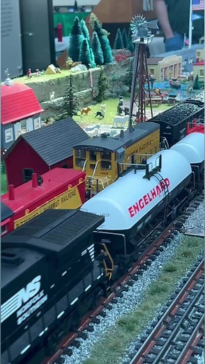 So Amazing! 🤩 Model train show at The National Museum of the Marine Corps, Virginia USA 🇺🇸 #modeltrains #modeltrainhobby #trainlove #trainlovers #trainlovers #TrainLover #train #TheNationalMuseum oftheMarineCorps #trainshow | Train Lovers