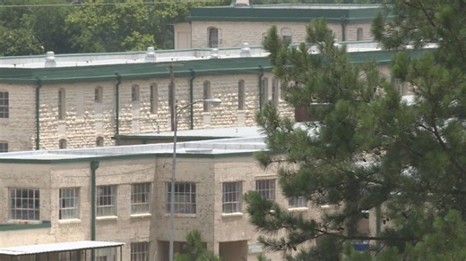 Lockdown at Rusk ISD campuses lifted after 'dangerous' state hospital inmate found