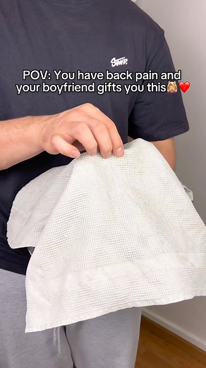 It’s like having my own personal masseur at home!🤩 #massager #backpain #relax #massagemachine #neckmassager I love using this electric massage after work — it really helps me relax my back and shoulders, feels like a real massage at home | Thera Palm