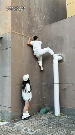 This Guy Looks Fierce!#funny #parkour #sports #challenge