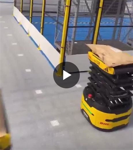 Sortation robots at adidas warehouse! 👟DHL Supply Chain has deployed sortation robots from Unbox Robotics at its B2C warehouse in India. These robots are designed to automate marketplace and… | Lukas M. Ziegler | 50 comments