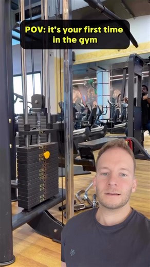 Perfekt für Regeneration Zeiten! Eine bessere Übung habe ich selten gesehen! Ich trainiere diese Übung sehr oft vor Langstreckenflügen. Wenn ich dann wieder zu mir kommen, bin ich schon in Asien. Einfach nur der Hammer.👏💪 Wie immer nur ironische Kommentare Werbung: Maximaler Rabatt auf @esncom mit Code: Panda – spare richtig & Supporte mich 🐼💛 #fitness #gym #sport #training #motivation #supplements #workout #fitnessmotivation #latzug | Protein Panda