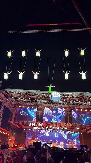 WATCH JUMA JUX UNBELIEVABLE ENTRY INTO HIS SHOW IN LAGOS- UNIQUE AND MAGNIFICENT