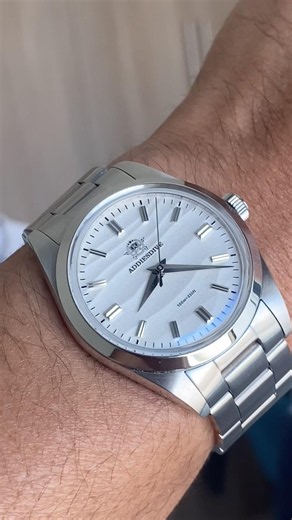 This Sand Dial ABSOLUTELY POPS on Wrist #Addiesdive #WatchReview