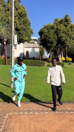 Lekompo dance challenge - BlowThisUp moves explained