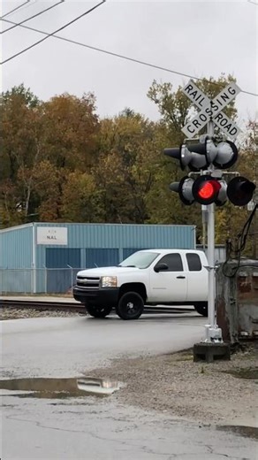 Racing Train To Crossing! Truck Vs Train At Railroad Crossing, Ties Go To Trains, JawTooth #Shorts