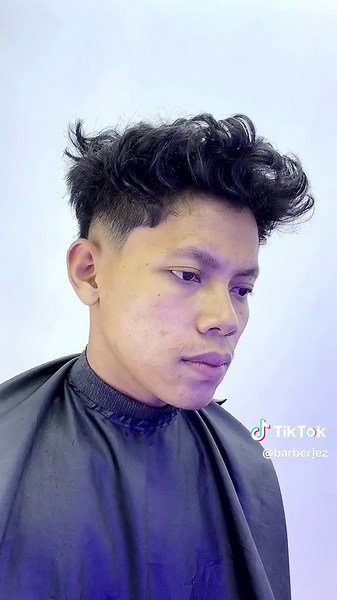 Stylish Wavy Mohawk Hairstyle Ideas for Men in 2024