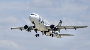 Too hot to fly? The effects of heatwaves on air travel