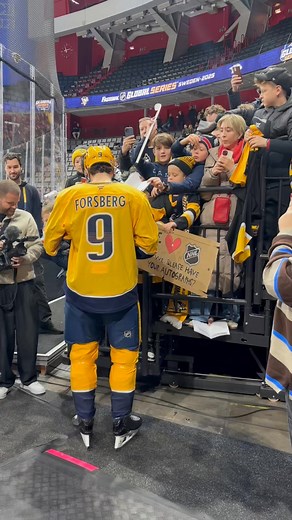 71K views · 1.9K reactions | The man of the people 欄 | Nashville Predators | Facebook