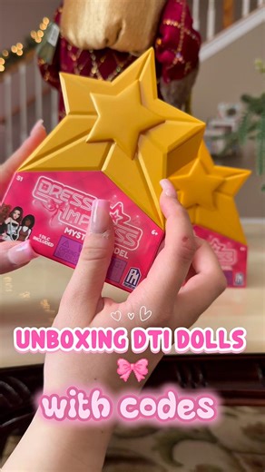 Unboxing dti dolls with SECRET CODES & ITEMS… #shorts #fyp #roblox #dresstoimpress #dti #unboxing