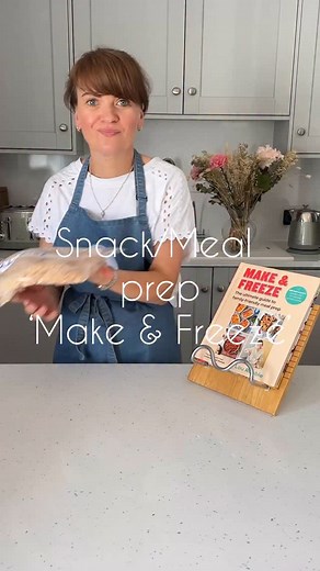 🙌Snack and Meal prep - to feed your family homemade food, less processed, tastier, delicious! Save yourself time and money! Get into the HABIT of using your freezer! I got my hand on preview copy of my new cookbook this week!! Here’s the very first things I made: ⭐️Beetroot and Chocolate Traybake ⭐️Mini Sausage Rolls ⭐️Chickens Goujons ⭐️Lemon and Blueberry Mini Loaves ⭐️No bake - Caramel Bars I doubled the recipes for most of these so I had some to freeze. You can pre-order my cookbook from al