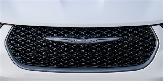 This Is the 800-HP Hellcat-Powered Chrysler Pacifica That SRT Should've Built