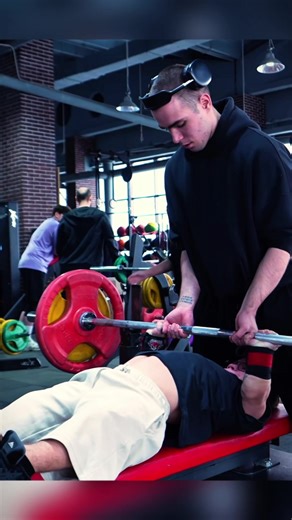 How much can MINI PEKKA bench press in real life? #minipekka #gym