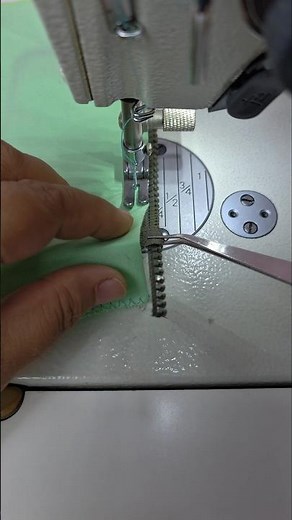 ✅️How to Shorten and Sew a Long Zipper Neatly #shorts #shortsfeed #trending #fashion