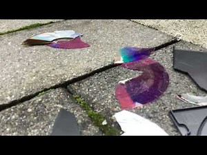 Board smashing 12 CD‘s!