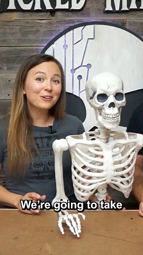 DIY Halloween Gravedigger Skeleton! 🤘🏼💀 | Wicked Makers