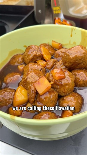 Three Ingredient Hawaiian Meatballs in the Wok on the Char-Broil Versatile!! 🍍🧆🔥
