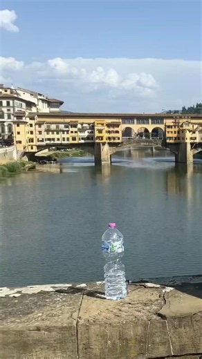 VLOG 🇮🇹 Splendida Firenze: l'iconico Ponte Vecchio sul fiume Arno!