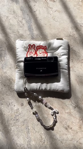 gigifilm ph on Instagram: "SOLD ❎ 🧺⋆˚꩜｡Fujifilm Finepix Z90 Black ˚.🎀༘⋆ 𝙤𝙧𝙙𝙚𝙧 𝙛𝙤𝙧𝙢 𝙞𝙣 𝙝𝙞𝙜𝙝𝙡𝙞𝙜𝙝𝙩𝙨 𝗡𝗢 𝗿𝗲𝘁𝘂𝗿𝗻/𝗲𝘅𝗰𝗵𝗮𝗻𝗴𝗲/𝗿𝗲𝗳𝘂𝗻𝗱. Please review details before purchase and do your own research for the units. Our cameras are pre-loved so please manage your expectations accordingly. We are not liable for the damages upon shipping, the issue and condition is clearly stated in the caption. #digitalcamera #digicamlove #2000s #digicamph #mnl"