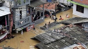 Indonésie : des centaines d’évacuations après des inondations à Jakarta - RTBF Actus