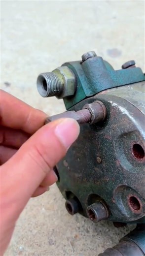 Amazing Screw Removal Trick 🔧 | How to Remove a Stuck Screw Easily | DIY Tool Hack😱 #screw #tools