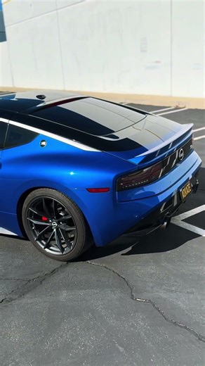 Nissan Z lowered on ARK Performance GT-S Lowering Springs