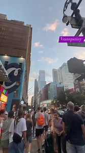 Midtown Manhattan New York City. #midtownmanhattan #manhattan #nyc #newyorkcity #manhattannewyorkcity #visitnewyorkcity #newyorkcitytravel #newyorkcitytips #newyorkcitytraveltips credit: www.facebook.com/reel/1355263775366585 #welcometonewyorkcity | New York City Travel Tips