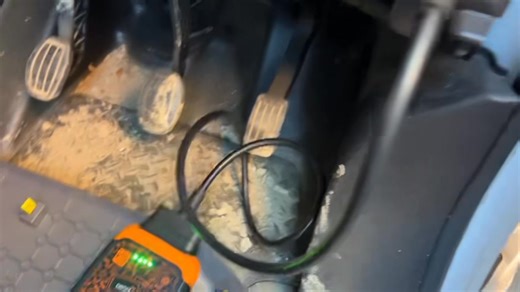 Today’s lesson: always check for the obvious…. First thing, Vauxhall Vivaro 1.5 for a Stage 1 remap and speed-limiter removal, limiter didn’t show in diagnostics, still there after the remap and still present after OSCA dialled in 😐 Then I spot it: An aftermarket box staring at me like “surprise” FFS! So job aborted, customer didn’t pay a penny… but I still get to donate to the team at OSCA. Lovely. On the plus side, shout-out to Creative OBD - their bespoke cable made reading the ECU easier. I