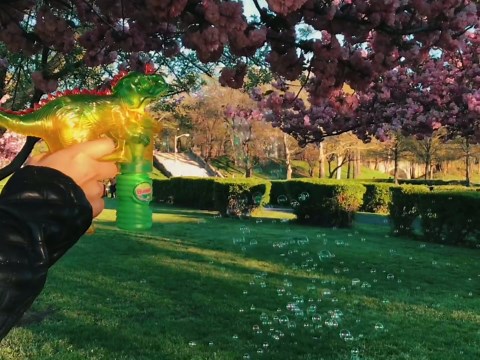 Upgraded Dinosaur Bubble Gun – Leak-Free Automatic Bubble Blower & Maker for Toddlers & Kids | Battery-Powered Bubble Shooter for Boys & Girls | Ready to Play – Includes Bubble Solution