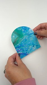 It’s all about the presentation, I 💛 all the little details when it comes to gift-giving. Create this DIY giftcard holder with patterned paper or cardstock, both sheets measure #makersgonnashare #easycraft #papercrafters #craftsofinstagram #cardmakingfun #giftcardholder #papercraftingaddict #craftoftheday #papercraftideas #craftylife #craftersofig #paperlovers #craftaddict #papercraftersofinstagram #diycrafting #craftlovers #cardmakersofinstagram #homemadecard #craftyfun #papercraftingideas #ca