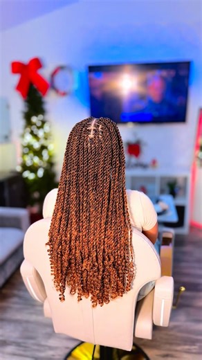 Hairbymimilay 💖MIMI💖 on Instagram: "#twist #mediumtwists #marleytwist #xpressionhair"