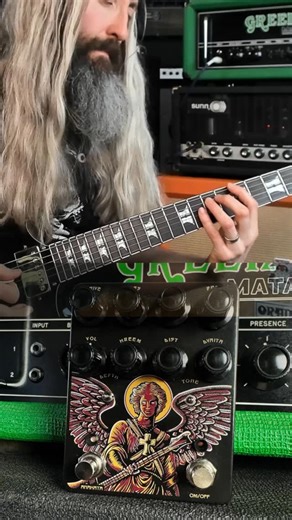 Does It Doom - Steve Reis on Instagram: "Winter Sun by @windhand 🔮 Riffing on the new Giza द्व with a @woodriteguitars Revelator through a ‘74 Sunn Model T."