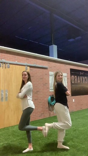 the foot size difference 👩🏿‍🎤