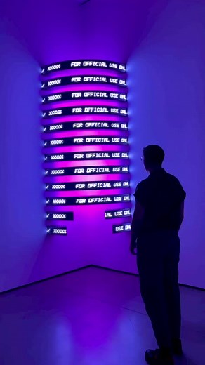 Conceptual artist Jenny Holzer was born #OnThisDay in 1950. In the 1980s, Holzer began using LED signs in her artwork, engaging a form usually associated with entertainment and advertising as a medium for her challenging texts. In Thorax, the arched LEDs become sculptural elements. Looming over eight feet tall and situated in a corner, the work resembles a ribcage, curving LEDs part at the bottom like the bones below the sternum. See this work on view now at The Broad! 🎥: hrx.tk on Instagram __