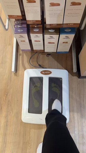 👣 Gratis fot-scan 20% på Atrex såler! Vi scanner foten din med Atrex-maskinen for å finne akkurat den støtten du trenger. Atrex-sålene er designet for å gi bedre holdning, avlaste trykkpunkter og gjøre hvert steg mer komfortabelt – enten du går mye, trener eller sliter med smerter i føtter, knær eller rygg. Perfekt passform – tilpasset dine føtter. Nå får du 20% rabatt! ✨ | Skoringen Strømmen