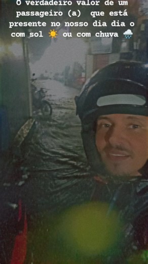 EDU RJ 30 on Instagram: "O verdadeiro valor de um passageiro (a) que está presente no nosso dia dia o com sol ☀️ ou com chuva 🌧️#viral #mototaxi #foryou #chuvadeseguidores #rocinha"