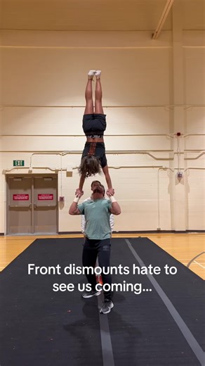 Top College Cheerleading Dismounts You Need to See