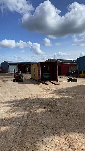 Loading a container at Battle Bridge #container #loading #combinebreakers #johnmanners