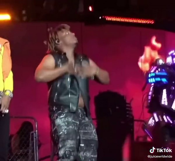Juice Wrld Dancing to Mask Off