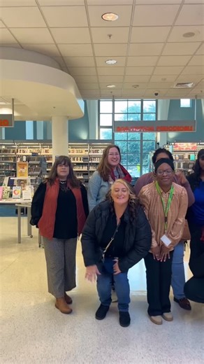 The team is READY for Saturday’s Waves of Care Community Fair and help connect neighbors with on-site resources and referrals including housing and health care assistance, employment support, food access, mental health and wellness services, and more. 🌊💙 We’re grateful for the many partners, City departments, and community organizations working together to create a welcoming space focused on care, connection, and support. 📅 Saturday, Jan. 31 🕙 10 a.m. – 2 p.m. 📍 Mary D. Pretlow Anchor Branc