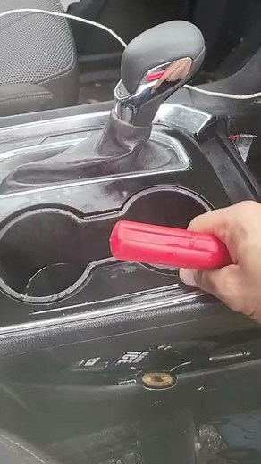 traverse 2021 clean cup holders