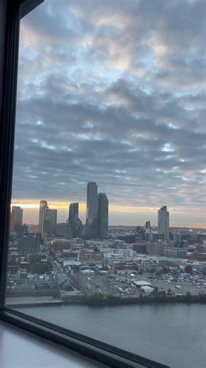 Simple Retro Try On in New York | Stylish Outfits Review