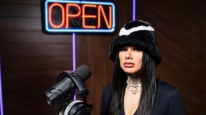 Snow Tha Product Performs "Nah" Live
