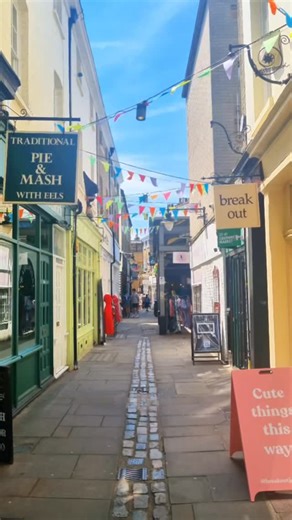 1.7K views · 25 reactions | Greenwich Market in summer is the kind of place you need to experience AT LEAST twice because there’s no way you can take it all in at once! ☀️ Good vibes on every corner ️ Handmade, one-of-a-kind finds  Street food worth coming back for (again and again…) So... when are you coming back? #GreenwichMarket | Greenwich Market | Facebook