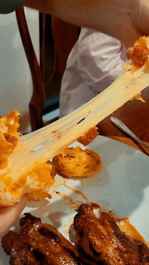 When salami hits the menu, things get deliciously out of hand. Pepperoni Pizza, Tomato Fettuccine, Cheesy Salami Bread, and BBQ Salami Oysters. 🍖🔥 Hungry yet? #gooseontheloose #qualitymeat #gourmetfood #foodie #freerangemeat #premiumdeli #awardwinningsalami #salamibundle #salumi #gourmetsalami #meatlover #charcuterie #curedmeat #foodiefinds | Goose on the Loose