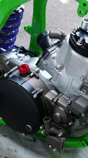 KX250 2 Stroke Engine Install