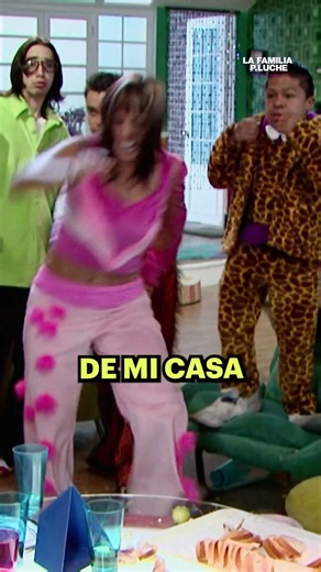 CC tu esposa se harta de ti y tus amigotes 😡 #LaFamiliaPLuche #Comedia #humor