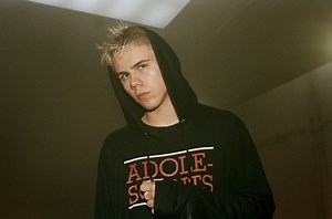 THE KID LAROI、本日11/10リリースのデビュー・アルバム『The First Time』収録曲「Sorry」MV公開