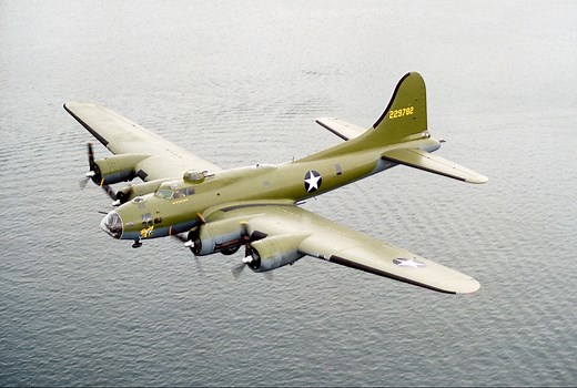 B-17飞行堡垒里面有什么？|  馆长在逃系列【中字】